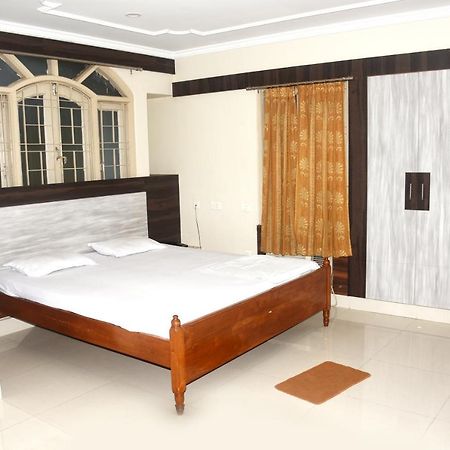 Hotel Trinath Nayagarh Екстер'єр фото