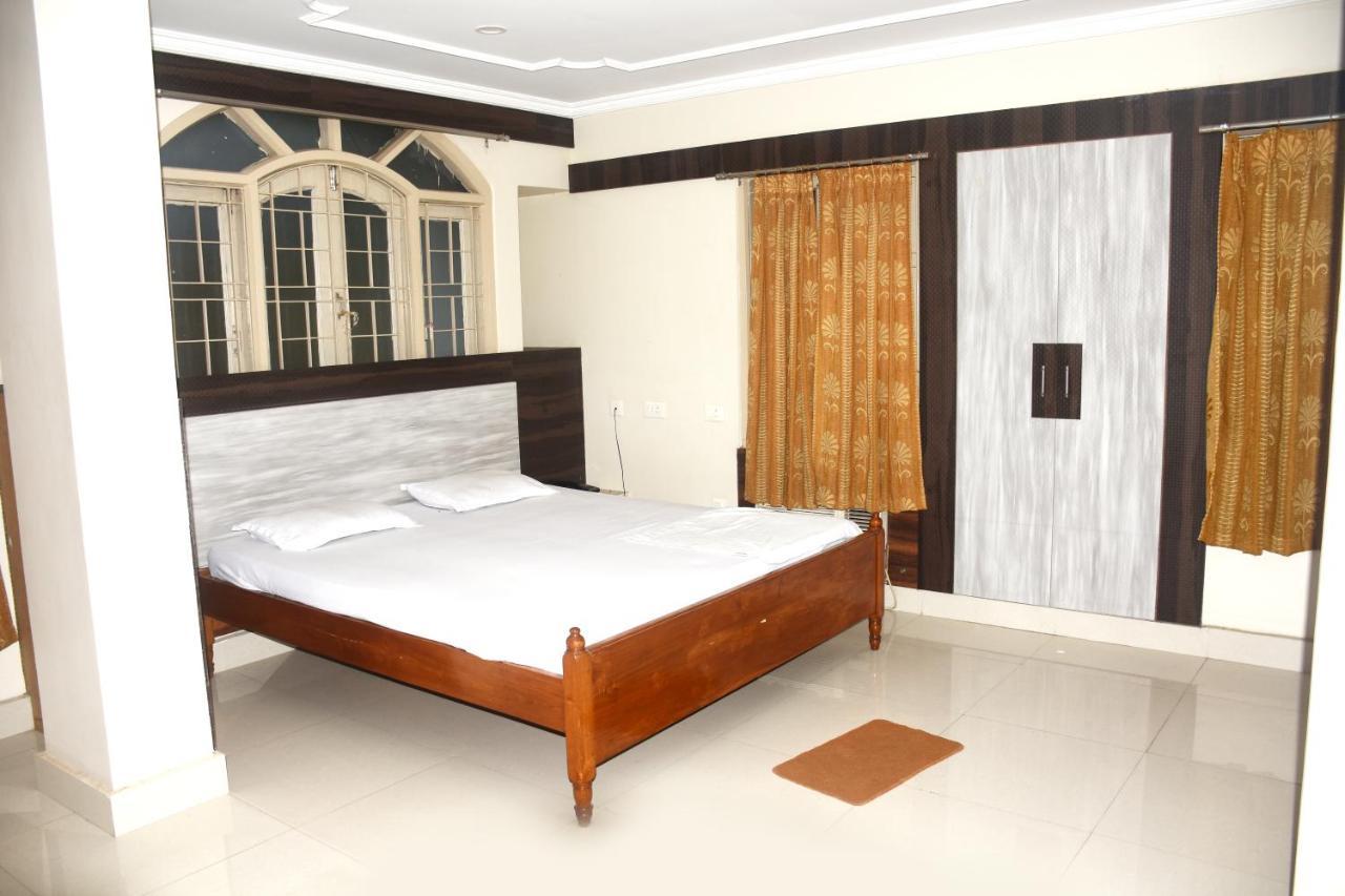 Hotel Trinath Nayagarh Екстер'єр фото